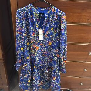 ME+EM Blue
Floral Print
Ruffle Embellishment
Long Sleeve